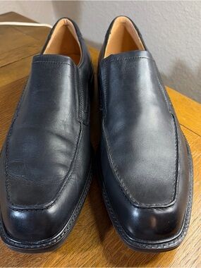 Ecco Black Leather Slip-On Loafers with Apron Toe